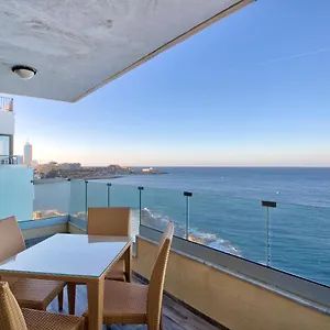 Seafront With Balcony & Sea Views By Jl Apartamento